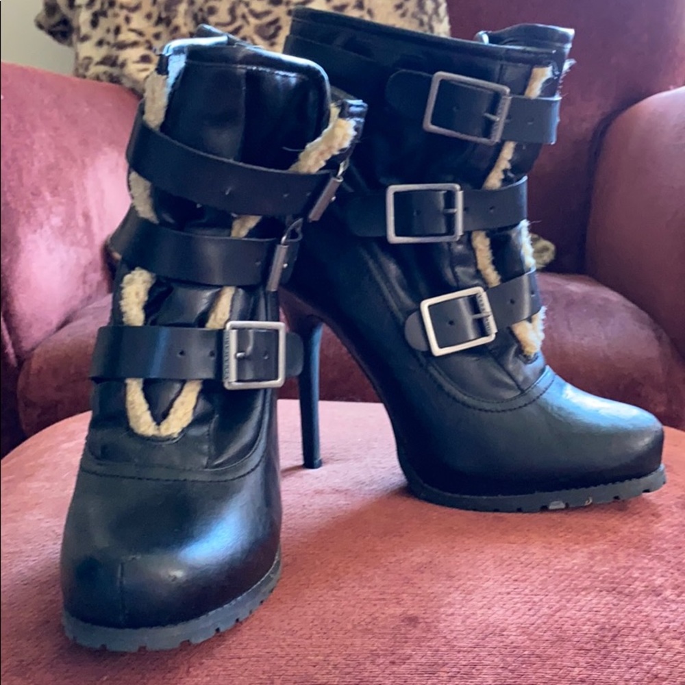 Boots/heels - Picture 3 of 7